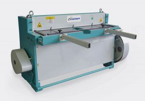 EMGA 1320×2,5mm Motorlu Angrajlı Giyotin Makaslar