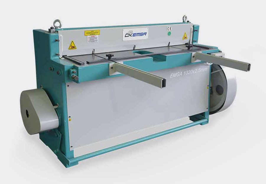 EMGA 1320×2,5mm Motorlu Angrajlı Giyotin Makaslar